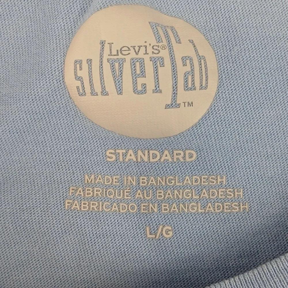 Vintage Levis Silvertab Large Mens T Shirt 90s FLAWS 22x25 Cropped **Fits Medium